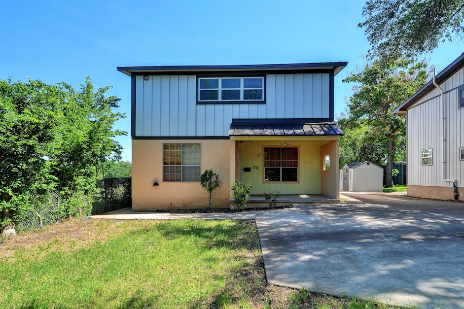 100 East 52nd Street, Austin, TX 78751, Presented by Barrett Raven